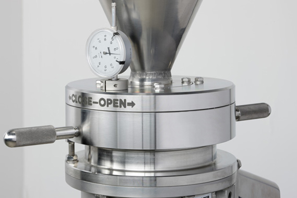 “启东市汇龙混合设备有限公司”